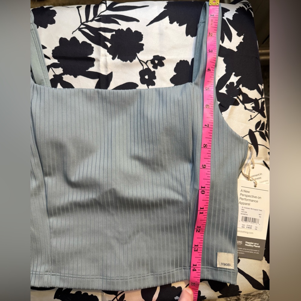 NWT Vuori inversion rib support tank in color mist, size XS never worn- set! - Picture 13 of 16
